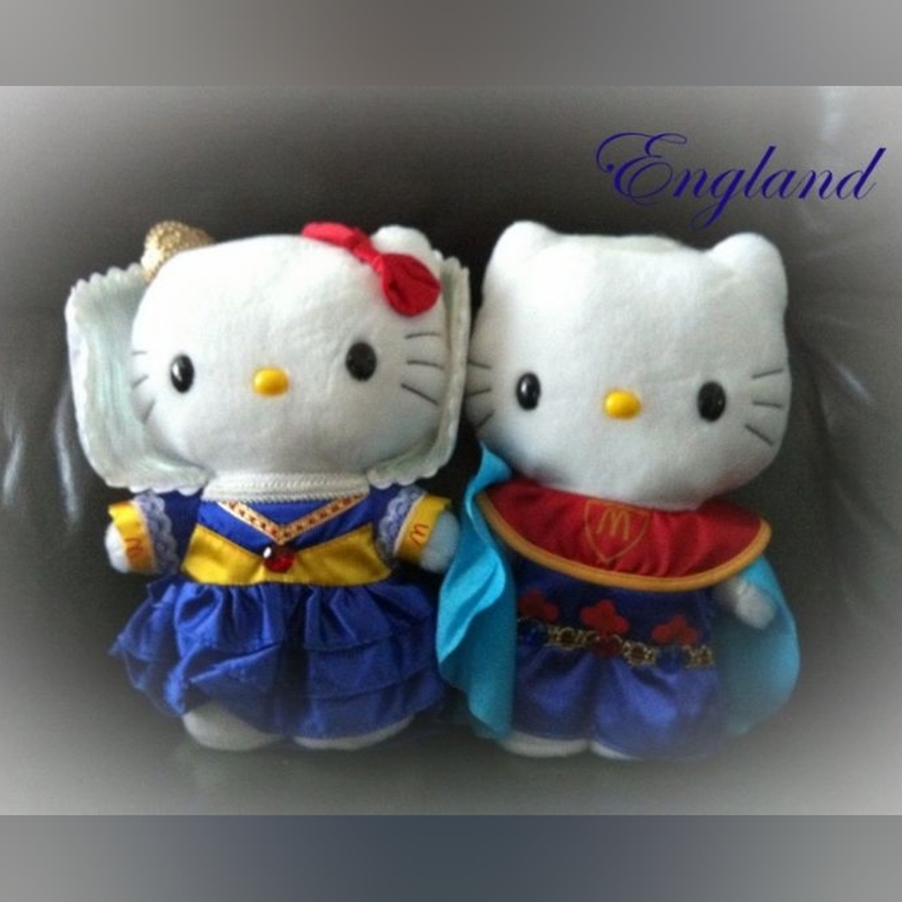 Hello Kitty King & Queen Plush Dolls